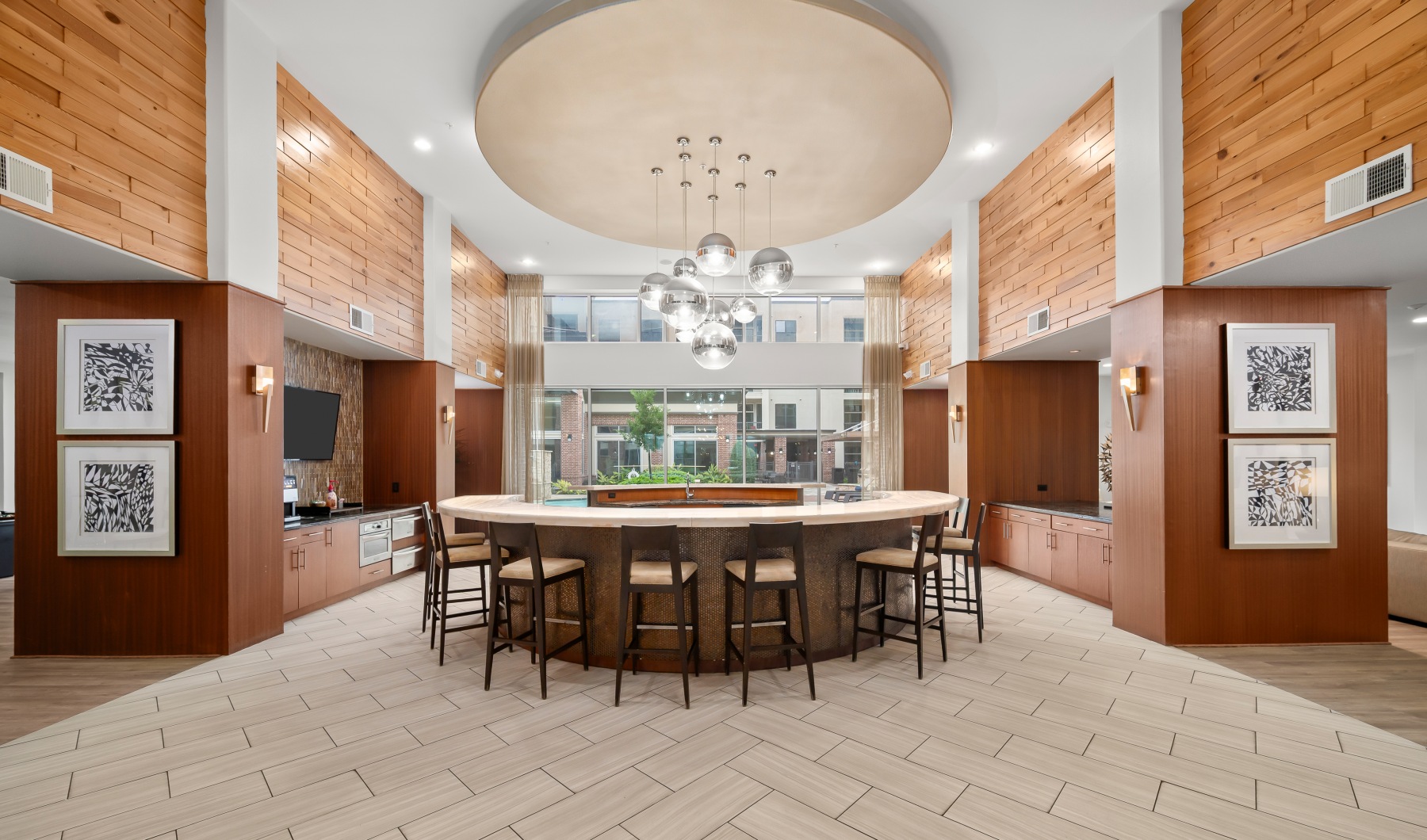 Perfect Blend of Sophistication and Comfort